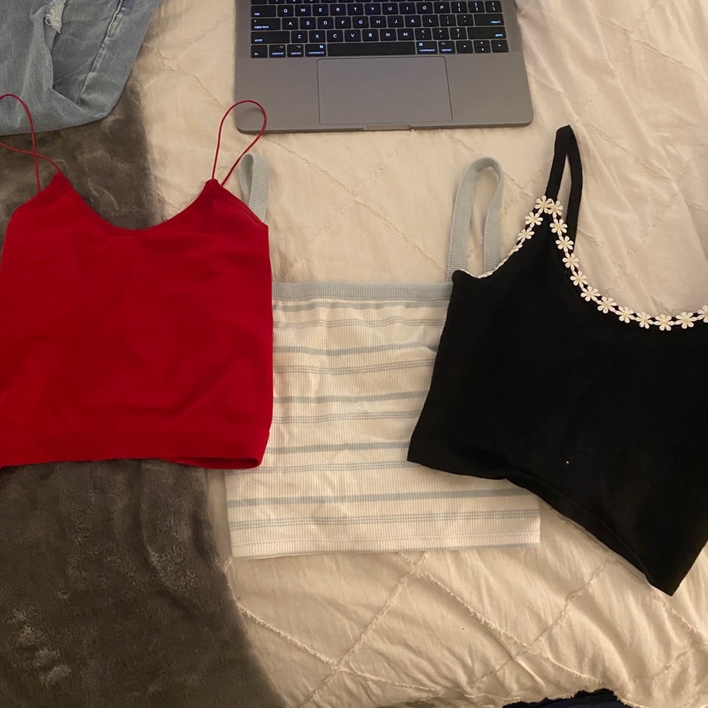 3 crop tops